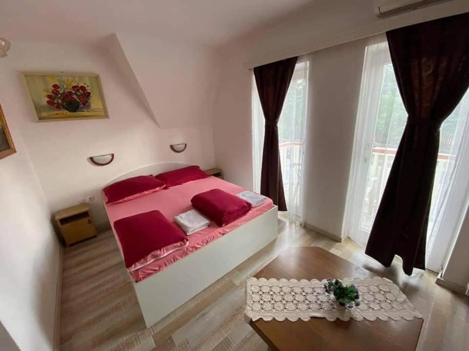 Hotel Haus Liberty Balatonlelle Exteriér fotografie