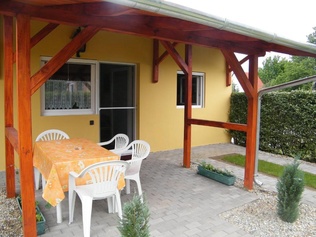 Hotel Haus Liberty Balatonlelle Pokoj fotografie